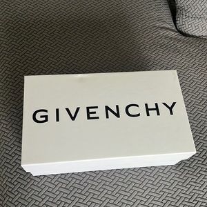 COPY - Givenchy Size 43